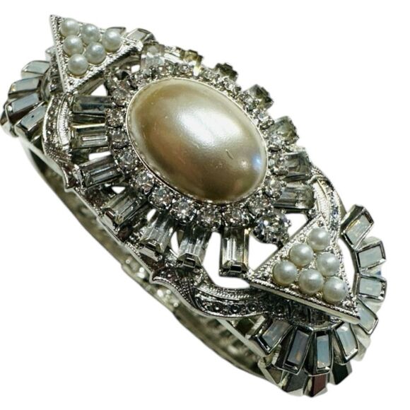Elizabeth Cole Statement Bracelet – Vintage Glamour & Elegance Silver and Pearl - Picture 7 of 17